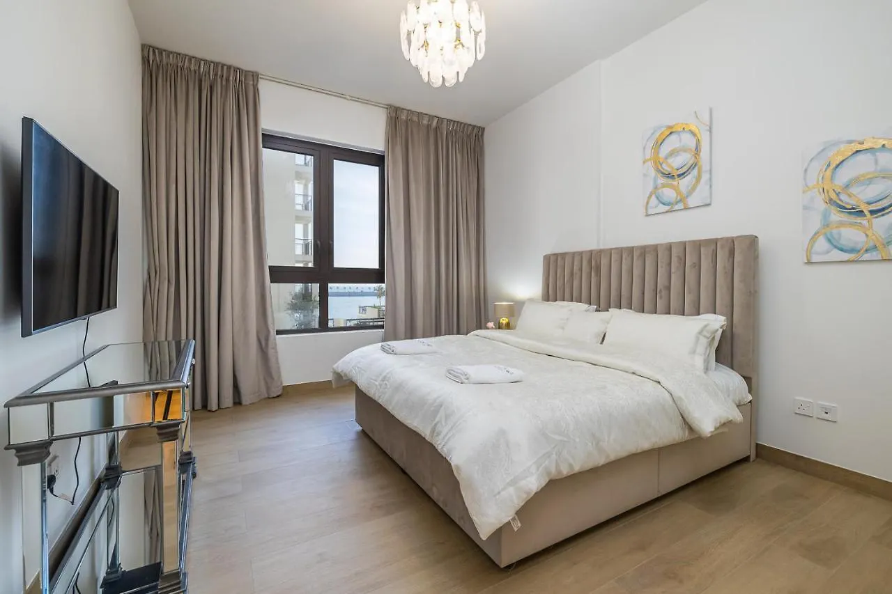 Apartment With Partial Sea View In La Mer Dubai United Arab Emirates